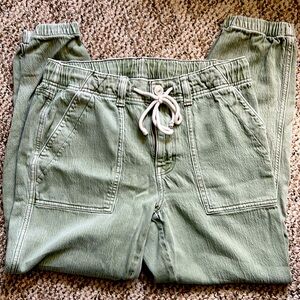 American Eagle AE Next Level Green Jogger Pants Size 8